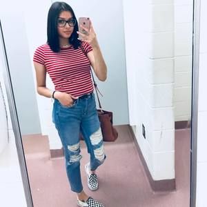 Meet your Posher, Kayla